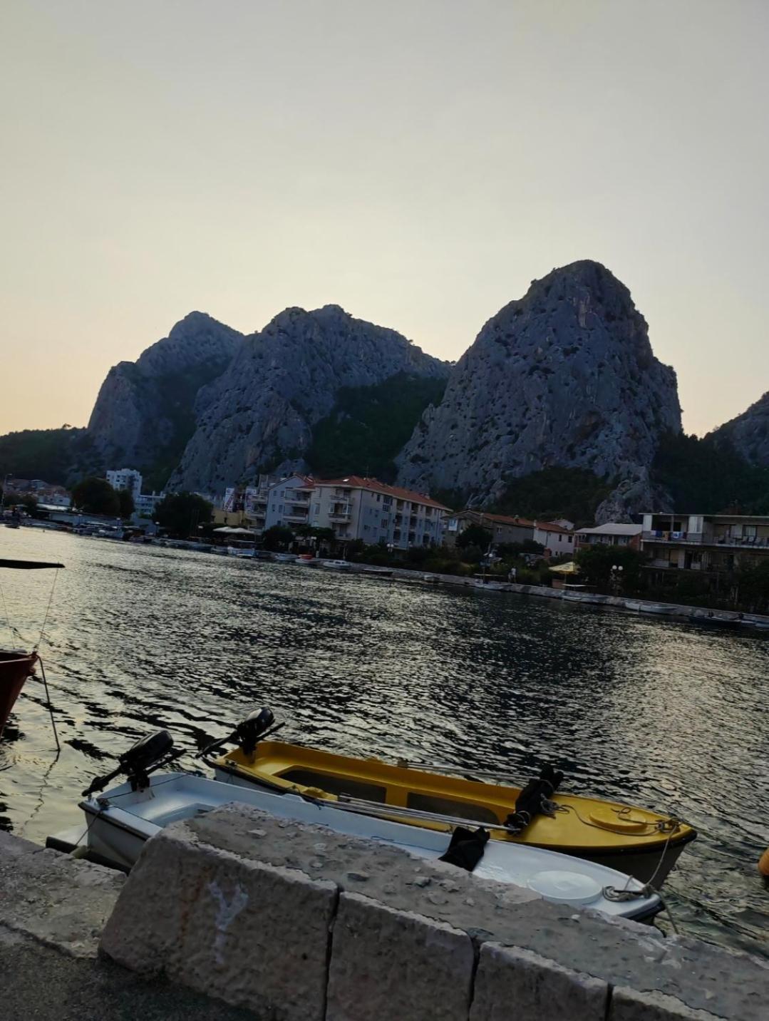 Apartmani Branko Vojnovic Omiš Εξωτερικό φωτογραφία