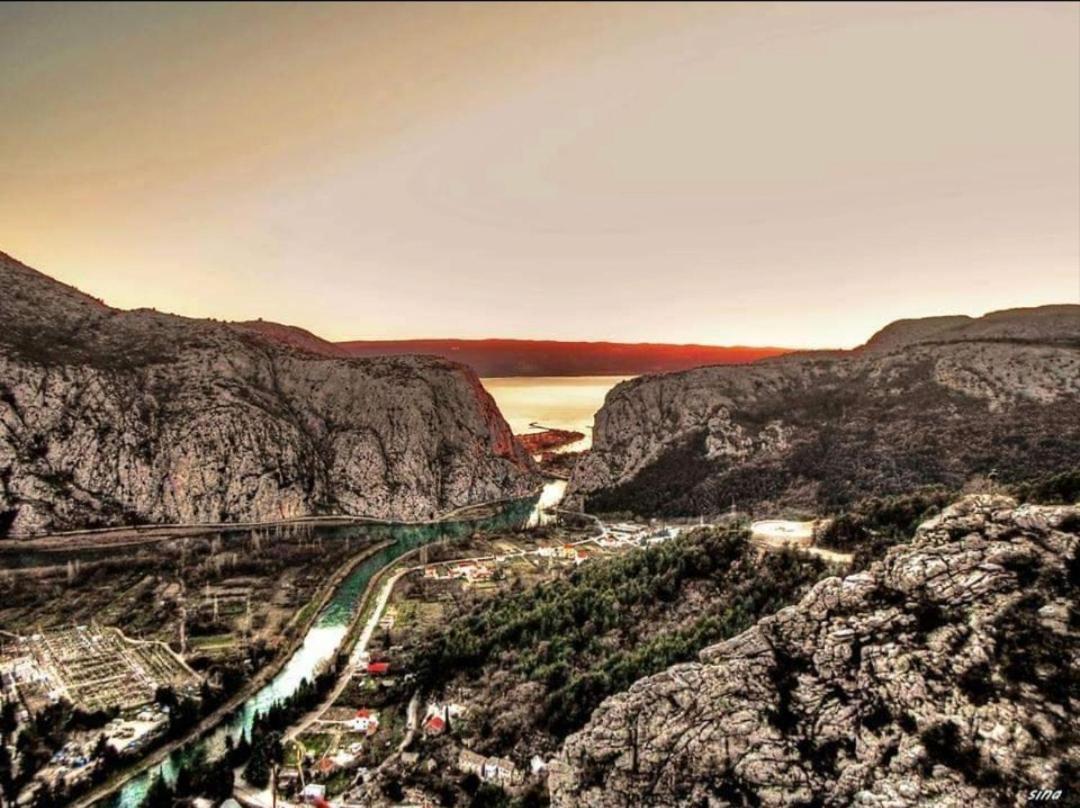 Apartmani Branko Vojnovic Omiš Εξωτερικό φωτογραφία