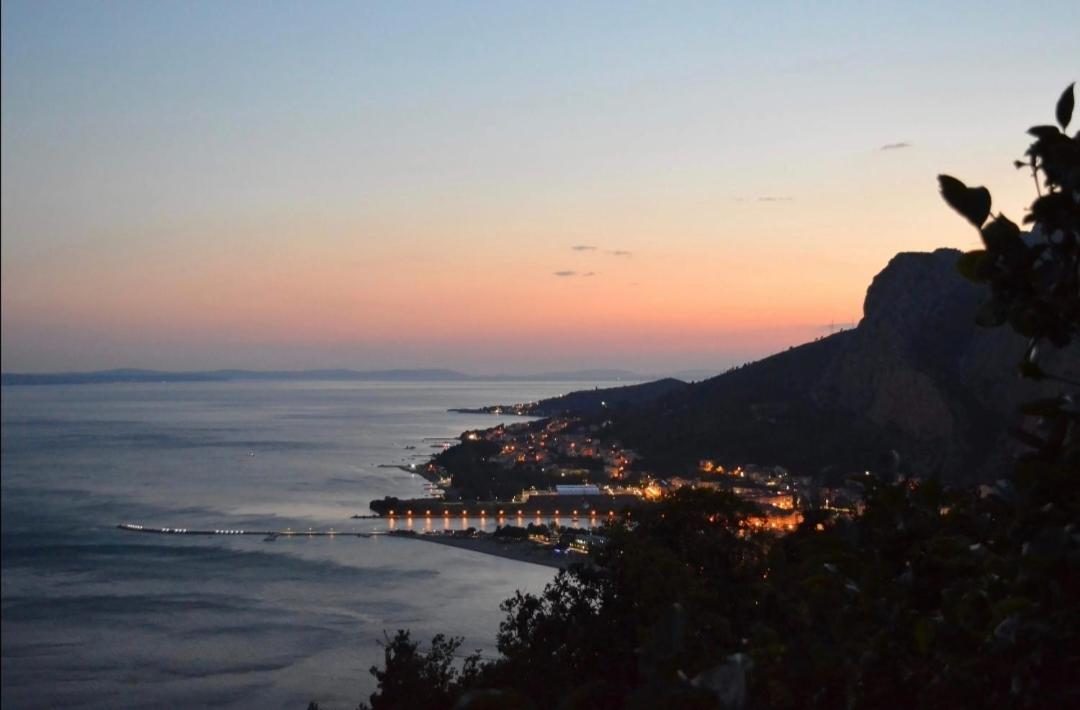 Apartmani Branko Vojnovic Omiš Εξωτερικό φωτογραφία